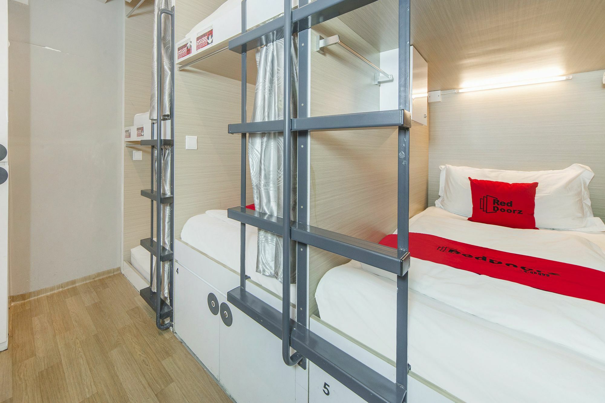 Reddoorz Hostel @ Jalan Besar Singapur Dış mekan fotoğraf